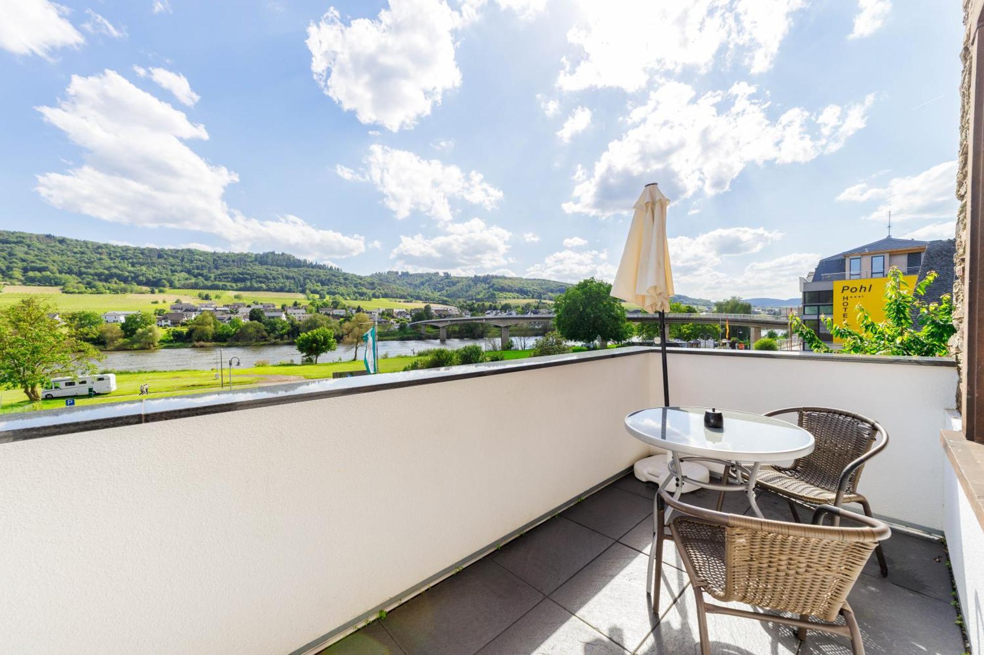 Vonmos Moselblick Apartments Kinheim Екстер'єр фото